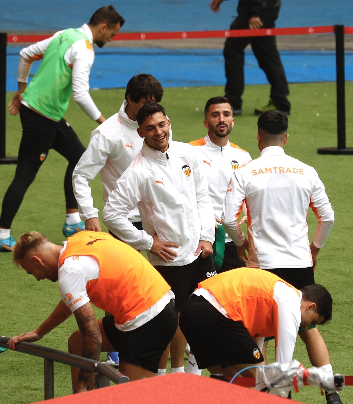 Fotos: Así ha sido el entrenamiento del Valencia previo a la final de Copa