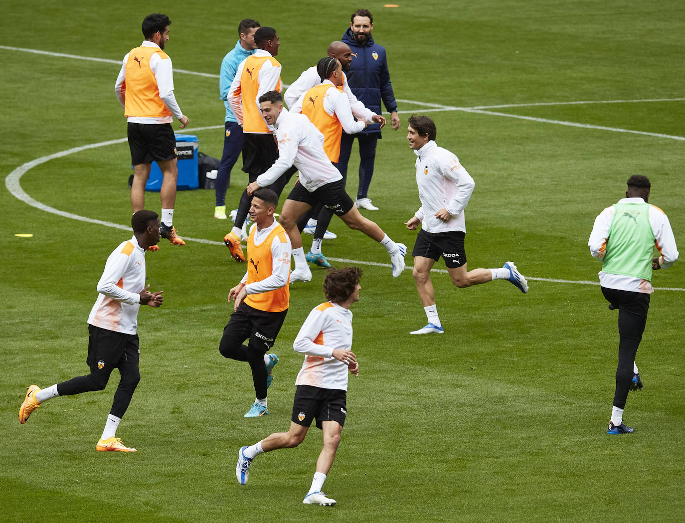 Fotos: Así ha sido el entrenamiento del Valencia previo a la final de Copa