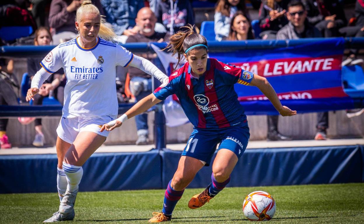 Alba Redondo, durante el partido ante el Real Madrid