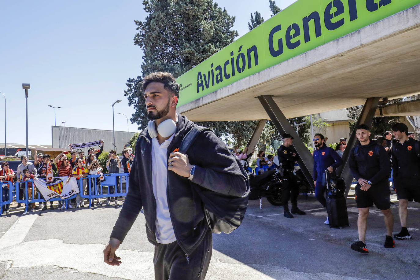 Fotos: El Valencia CF vuelve a casa tras la final de la Copa del Rey en Sevilla