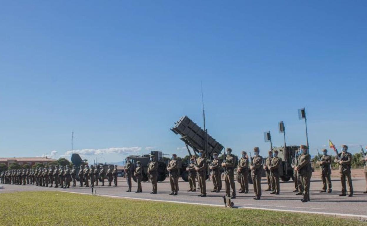 Soldados en formación en un momento de la conmemoración, ayer, en la base de Marines. 