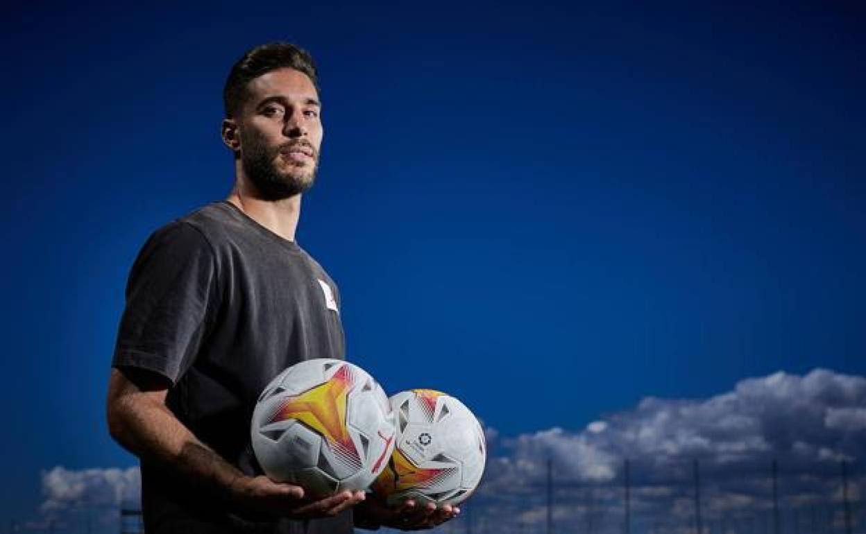 Abusos sexuales de Rubén Rochina, jugador del Levante UD | Rubén Rochina, investigado por abusos sexuales a una joven en la casa de otro futbolista en Bétera