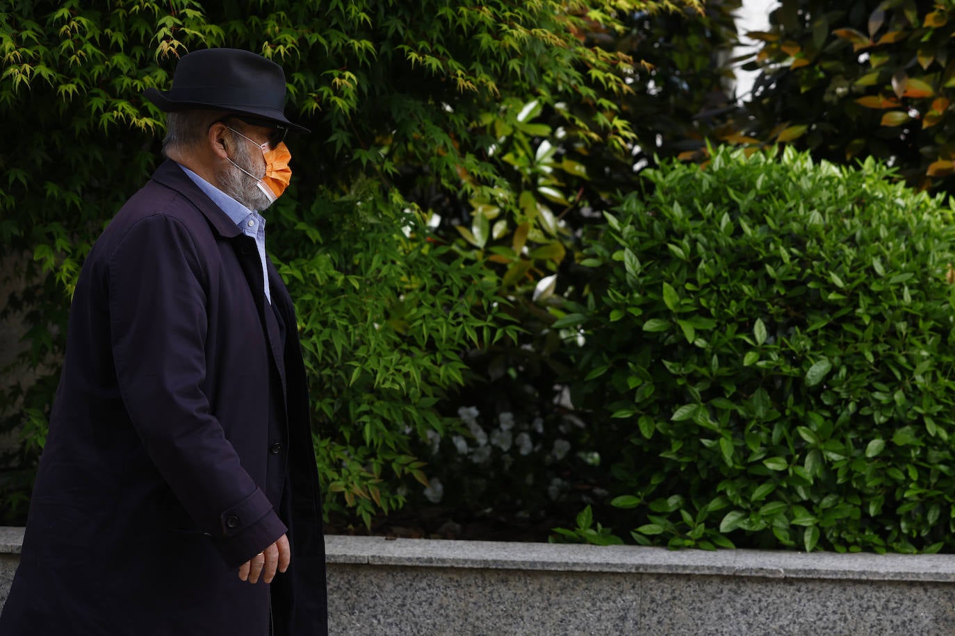 El actor Antonio Resines, a su llegada a la capilla ardiente del actor Juan Diego
