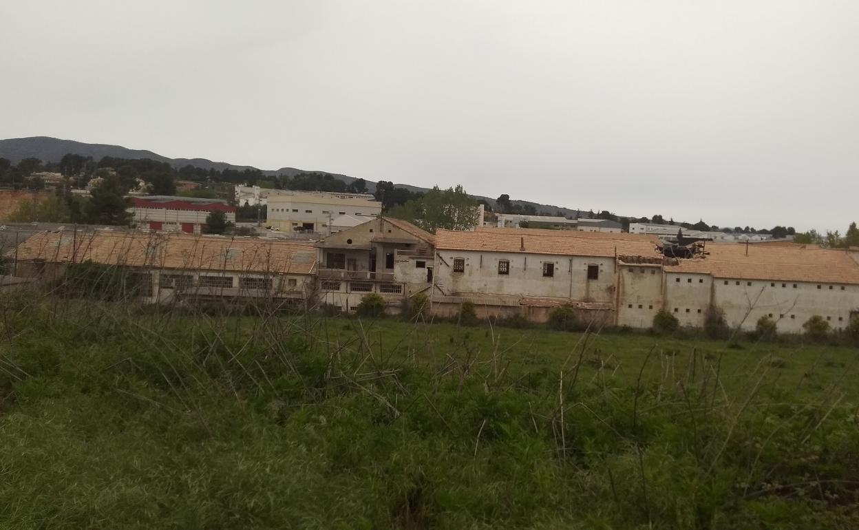 La fábrica abandonada donde murió el menor estaba declarada en ruinas. 