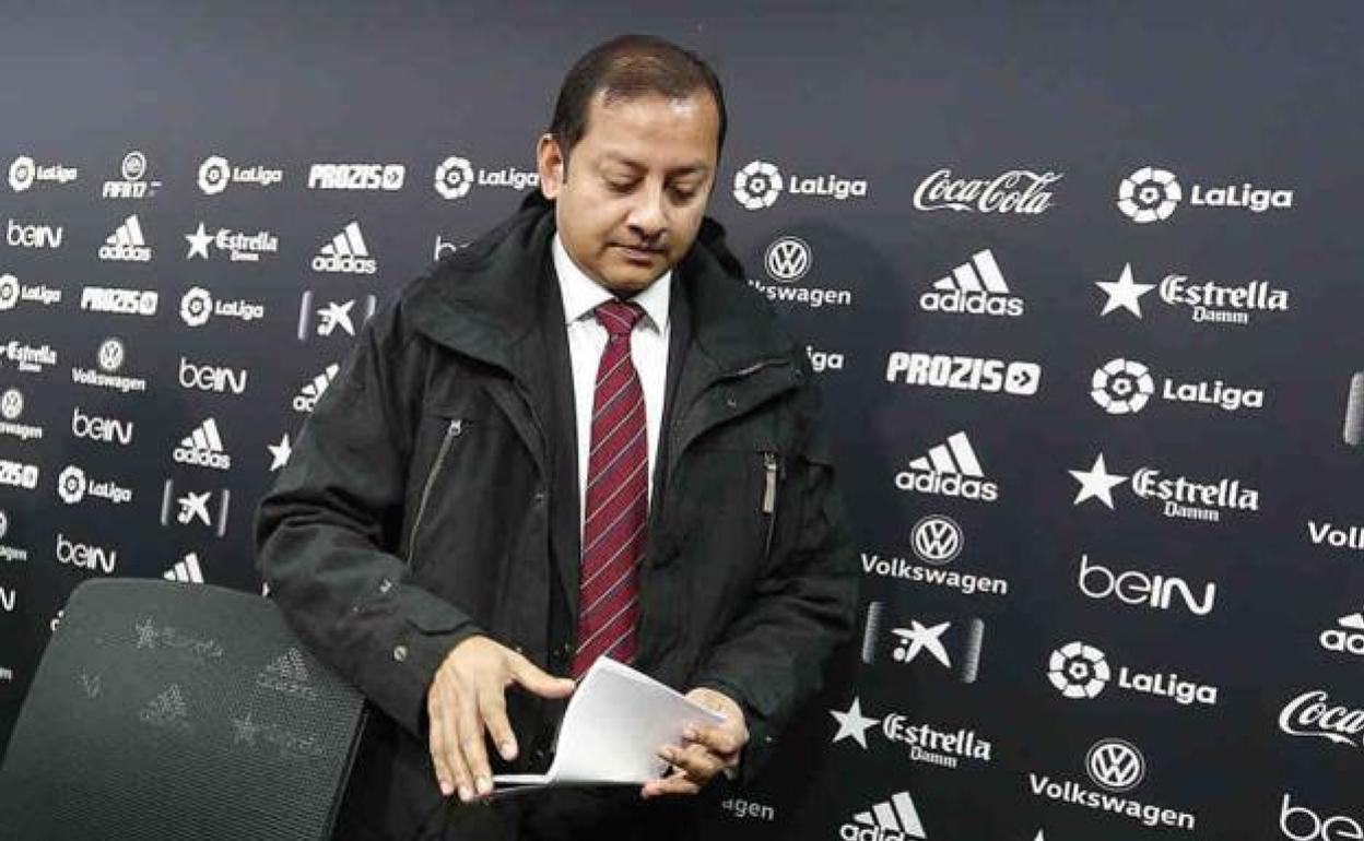 Anil Murthy, en la sala de prensa de Mestalla. 