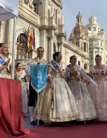 Imagen secundaria 2 - Falla Puebla de Valverde, Pintor Salvador Abril y entrega de premios.