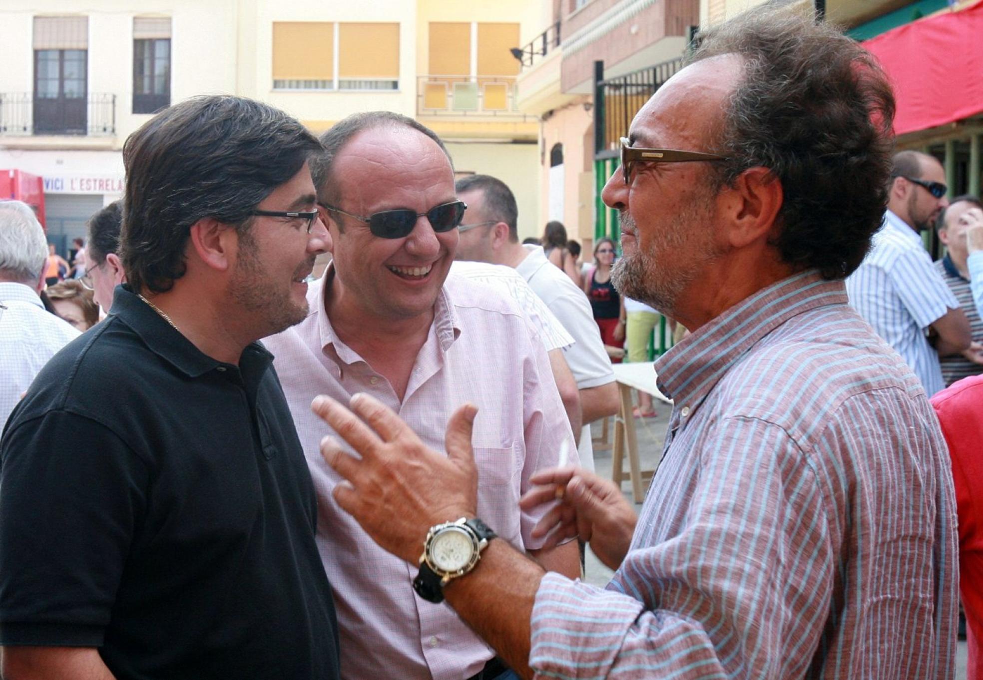 Pieza clave. Vera, aquí junto a Boix y Rubio, está en el centro de la trama Azud. 