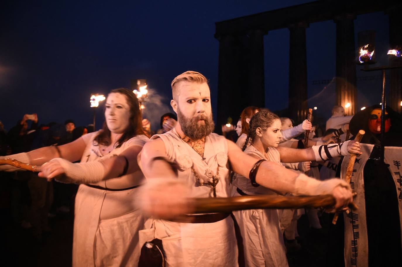 Fotos: Así es el Festival del Fuego de Beltane, el ritual que marca el inicio del verano
