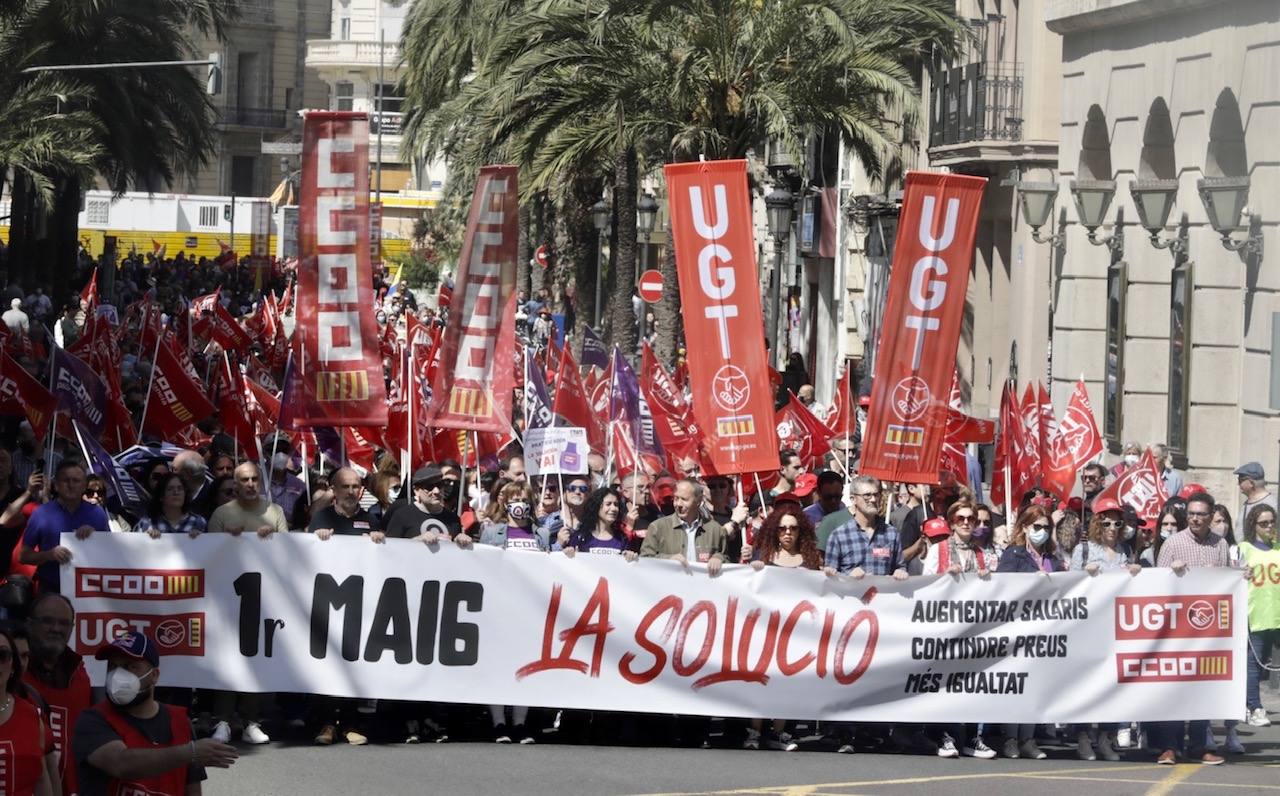 Los sindicatos celebran el Día del Trabajador con reivindicaciones sobre salarios, precios e igualdad.