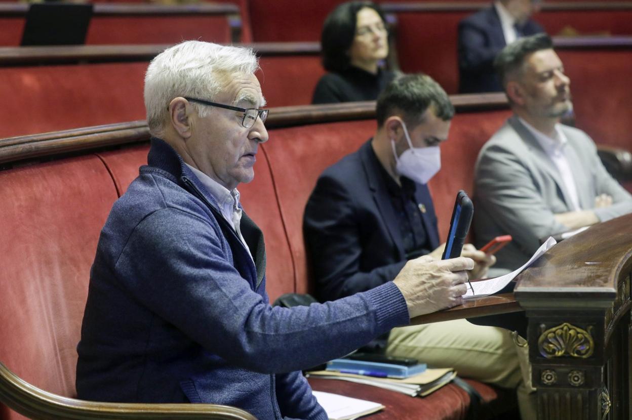 El alcalde Joan Ribó, en el último pleno del Ayuntamiento. 