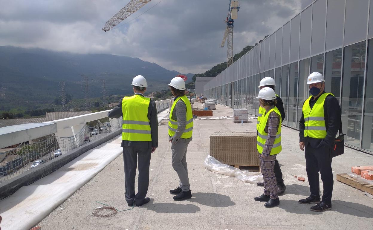 Visita del conseller Rafa Climent a las futuras instalaciones de Aitex. 