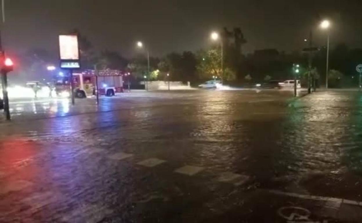 VÍDEOS: Calles anegadas en Valencia y Alboraya tras la gran tormenta