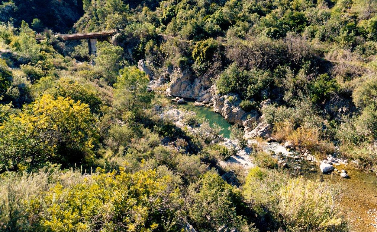 Tramo del rio Serpis, que conformará la vía verde. 