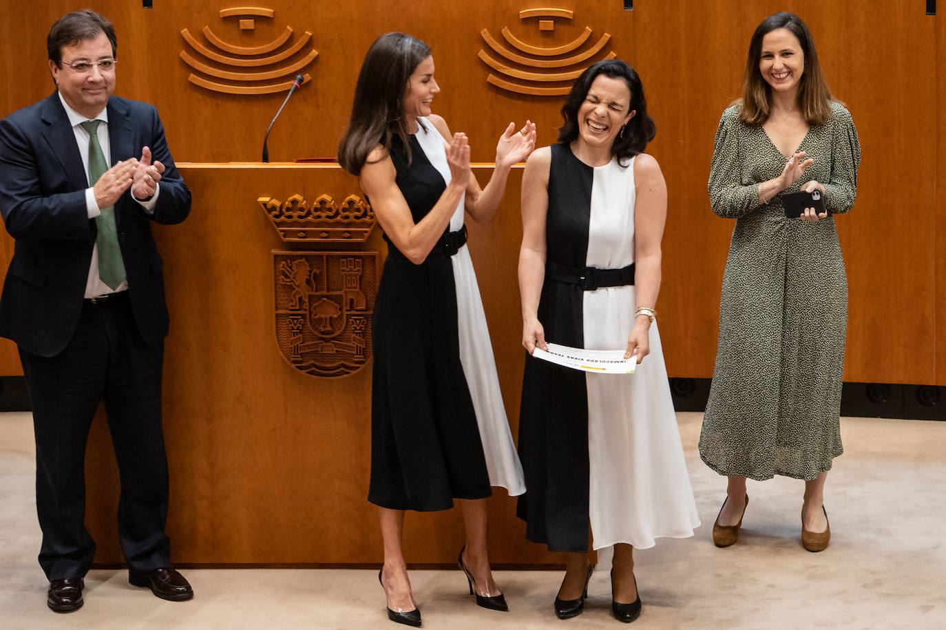 Fotos: Letizia | Así es el vestido de 50 euros con el que la Reina ha coincidido con una premiada