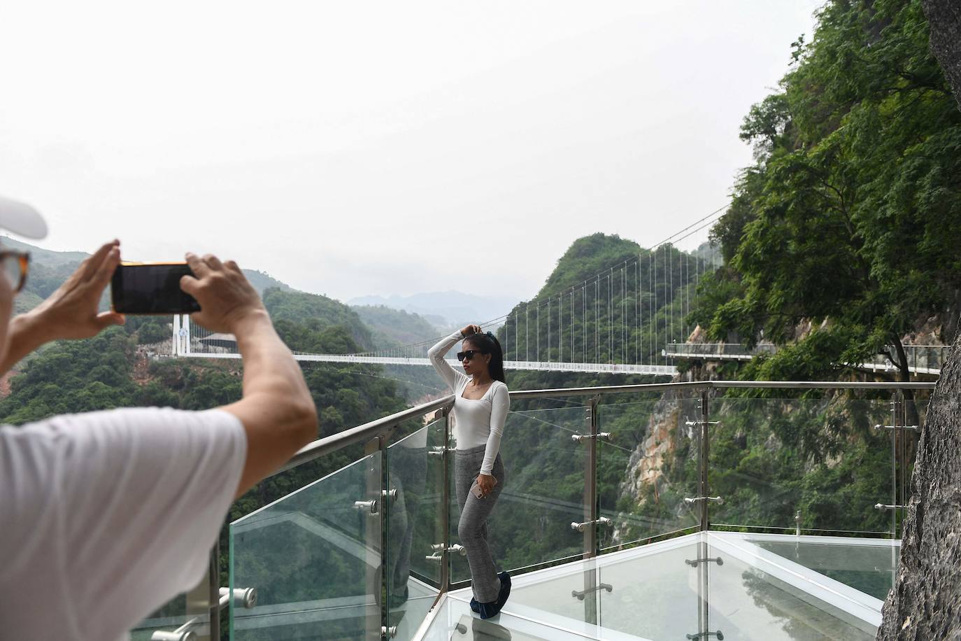 Fotos: Así es el puente de cristal más largo del mundo