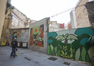 Imagen secundaria 1 - Solares abandonados en Ciutat Vella.