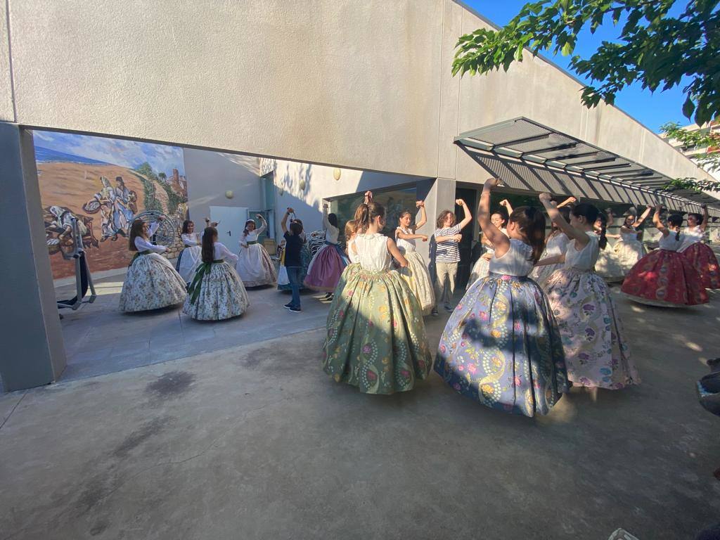 Fotos: Ensayo de la Dansà 2022 en honor a la Virgen de los Desamparados