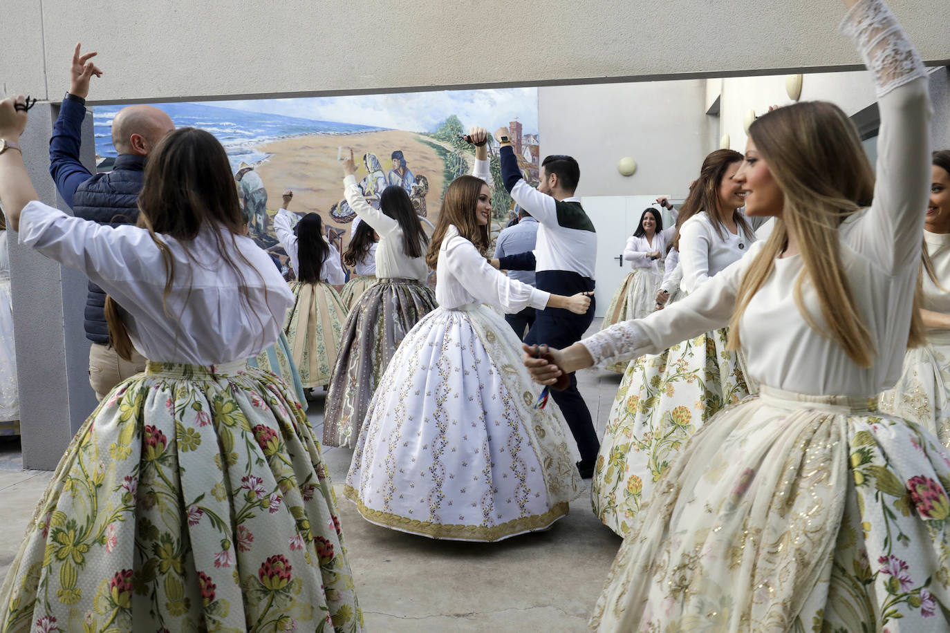 Fotos: Ensayo de la Dansà 2022 en honor a la Virgen de los Desamparados