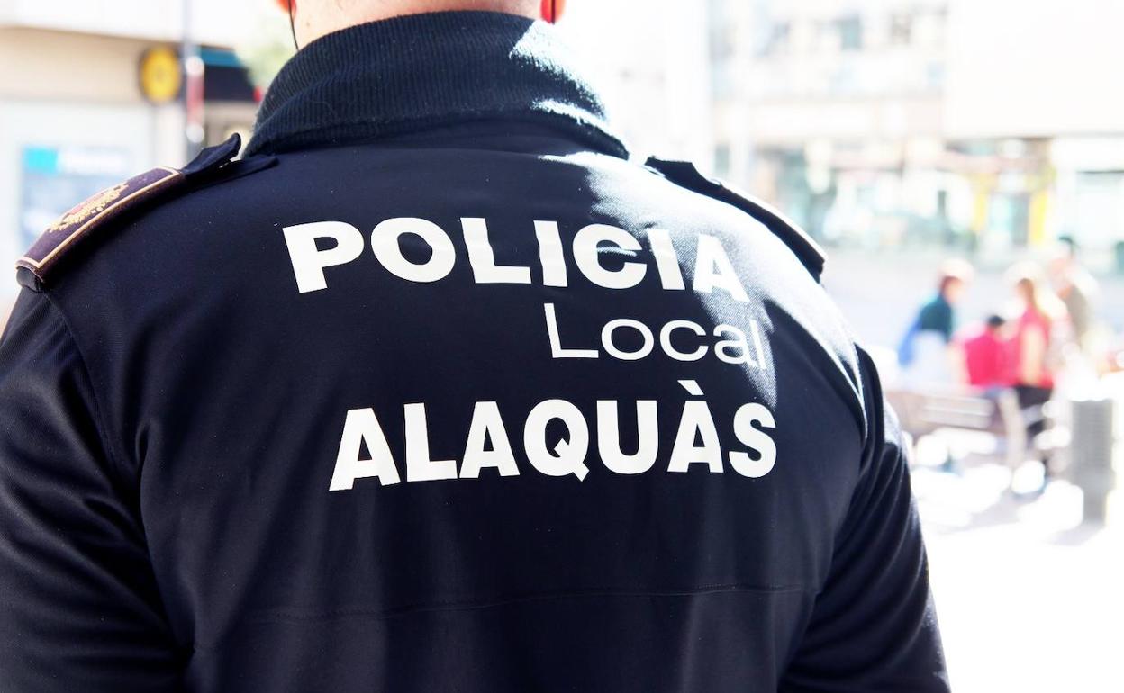 Un agente de la Policía Local de Alaquàs. 