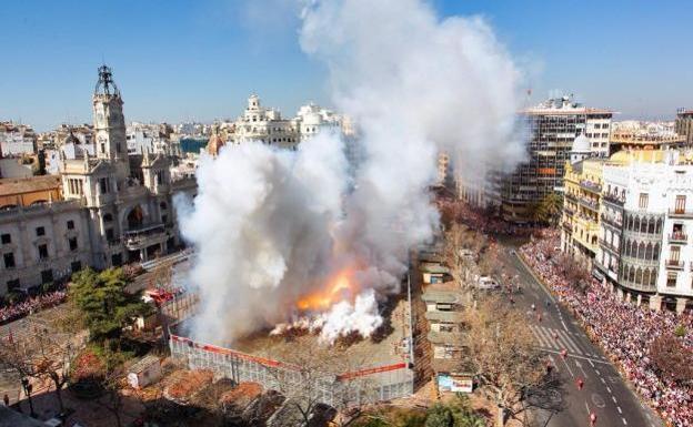 Mascletà por las fiestas de la Virgen de los Desamparados en Valencia: fecha y hora