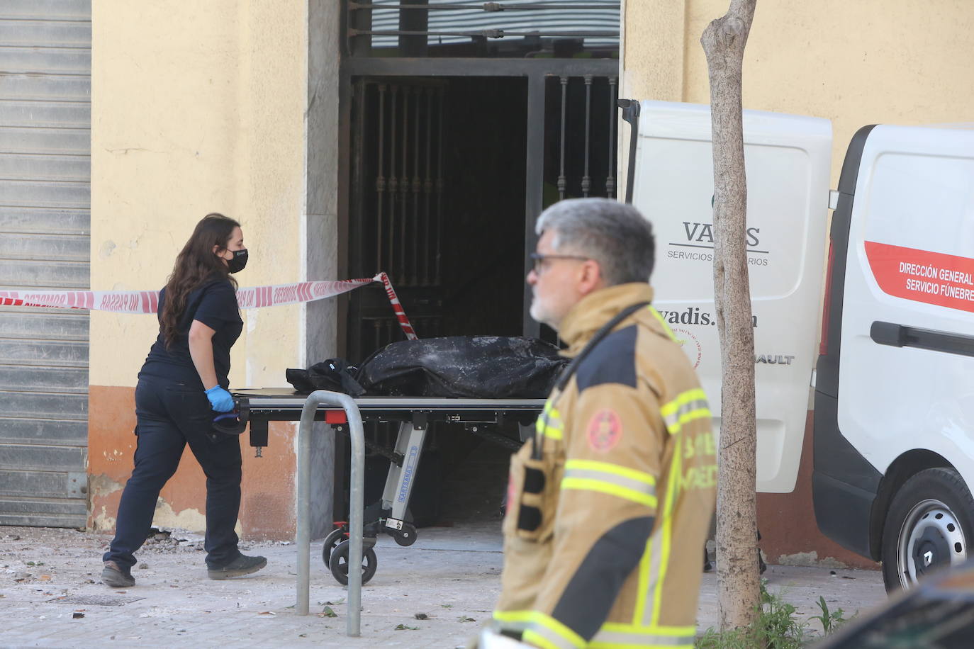 Fotos: Trágico incendio en una casa del barrio de Nazaret