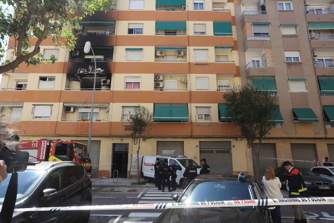 Fotos: Trágico incendio en una casa del barrio de Nazaret