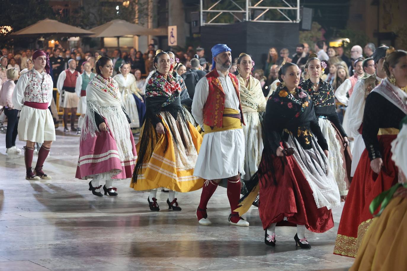 Fotos: Dansà 2022 en honor a la Virgen de los Desamparados