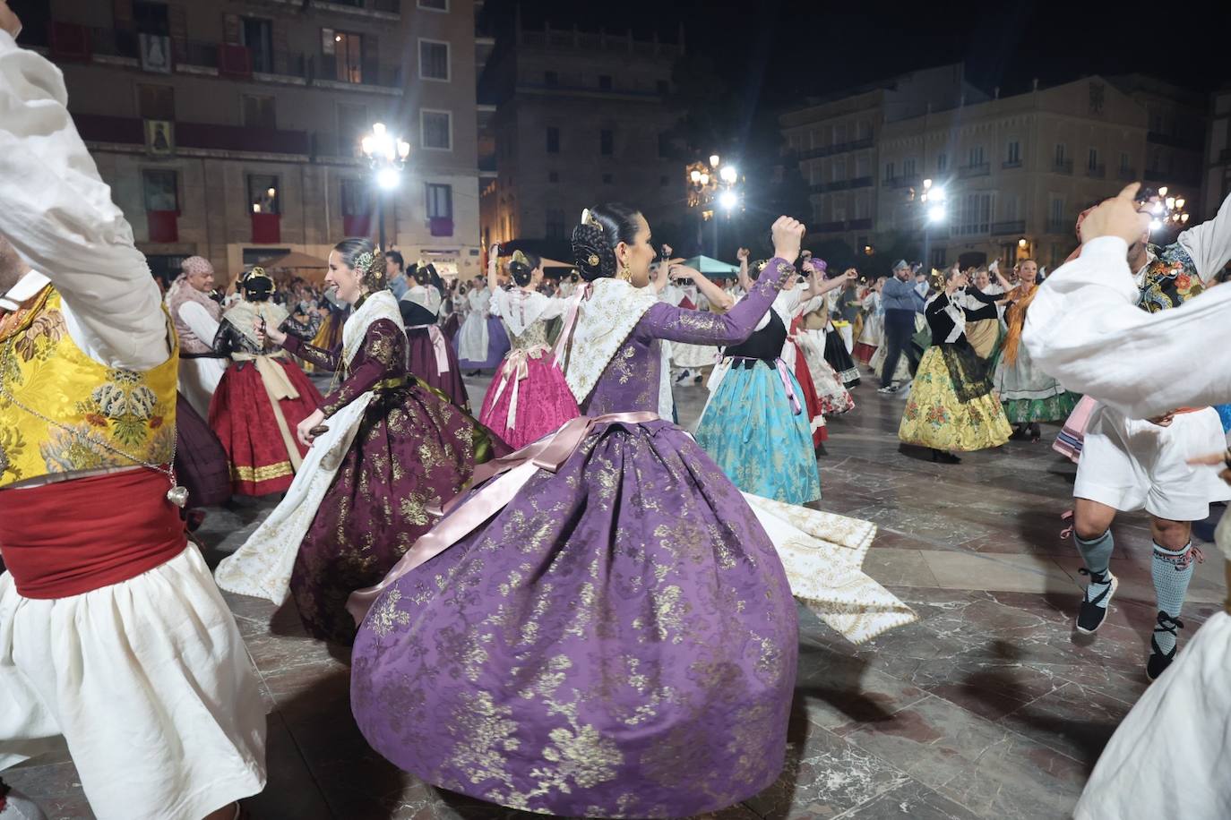 Fotos: Dansà 2022 en honor a la Virgen de los Desamparados