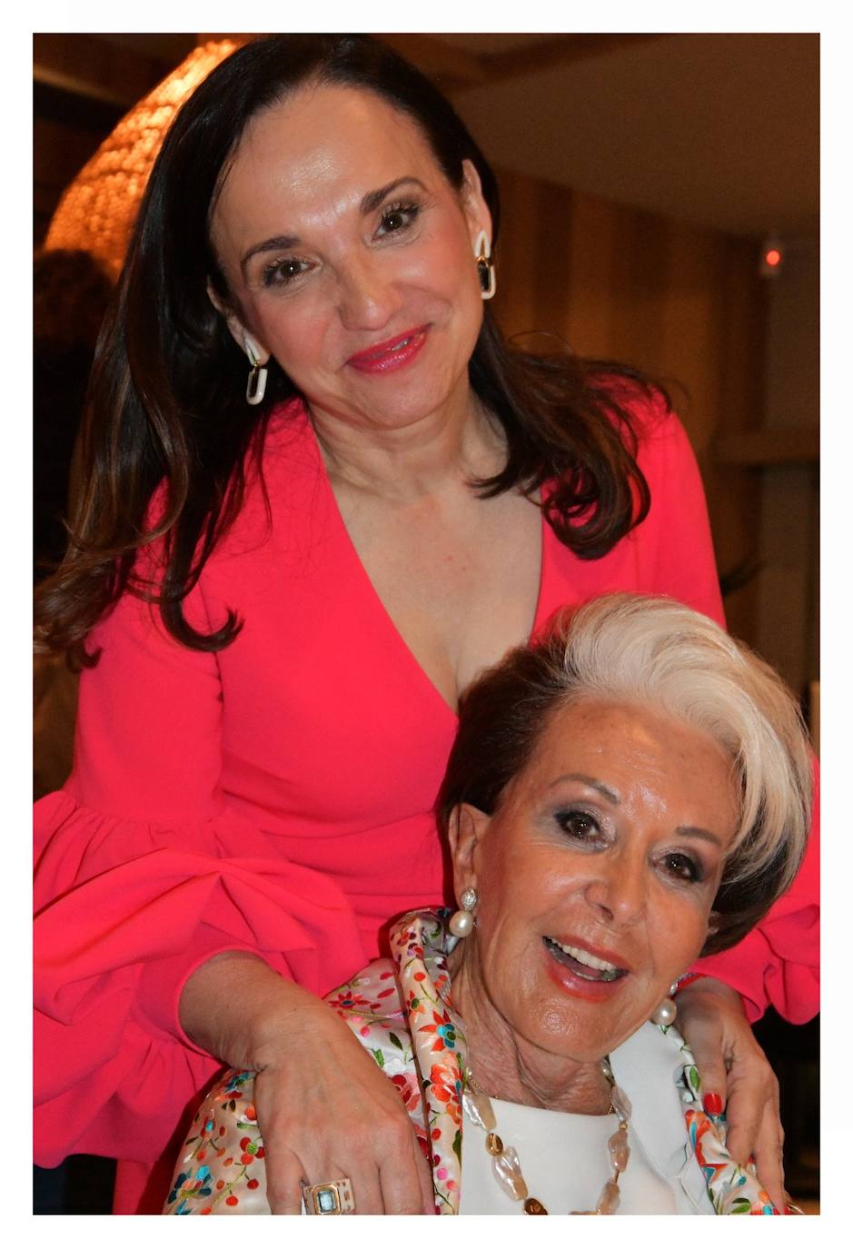 Susana Sorribes junto a Marisa Marín.