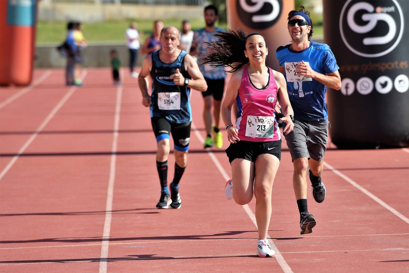 Fotos: Búscate en la 10k y la Media Maratón de Torrent