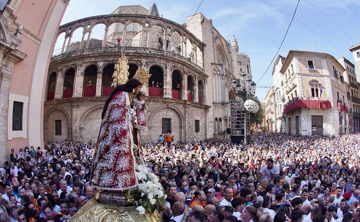 Fiesta de la Virgen de los Desamparados 2022 | Todas las imágenes y vídeos  de la fiesta de la Virgen de los Desamparados | Las Provincias