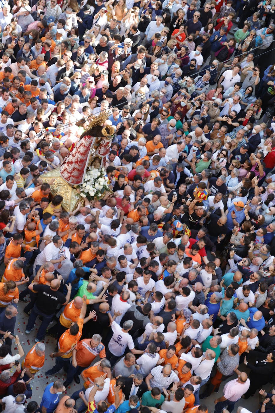 Fotos: Traslado de la Virgen de los Desamparados 2022