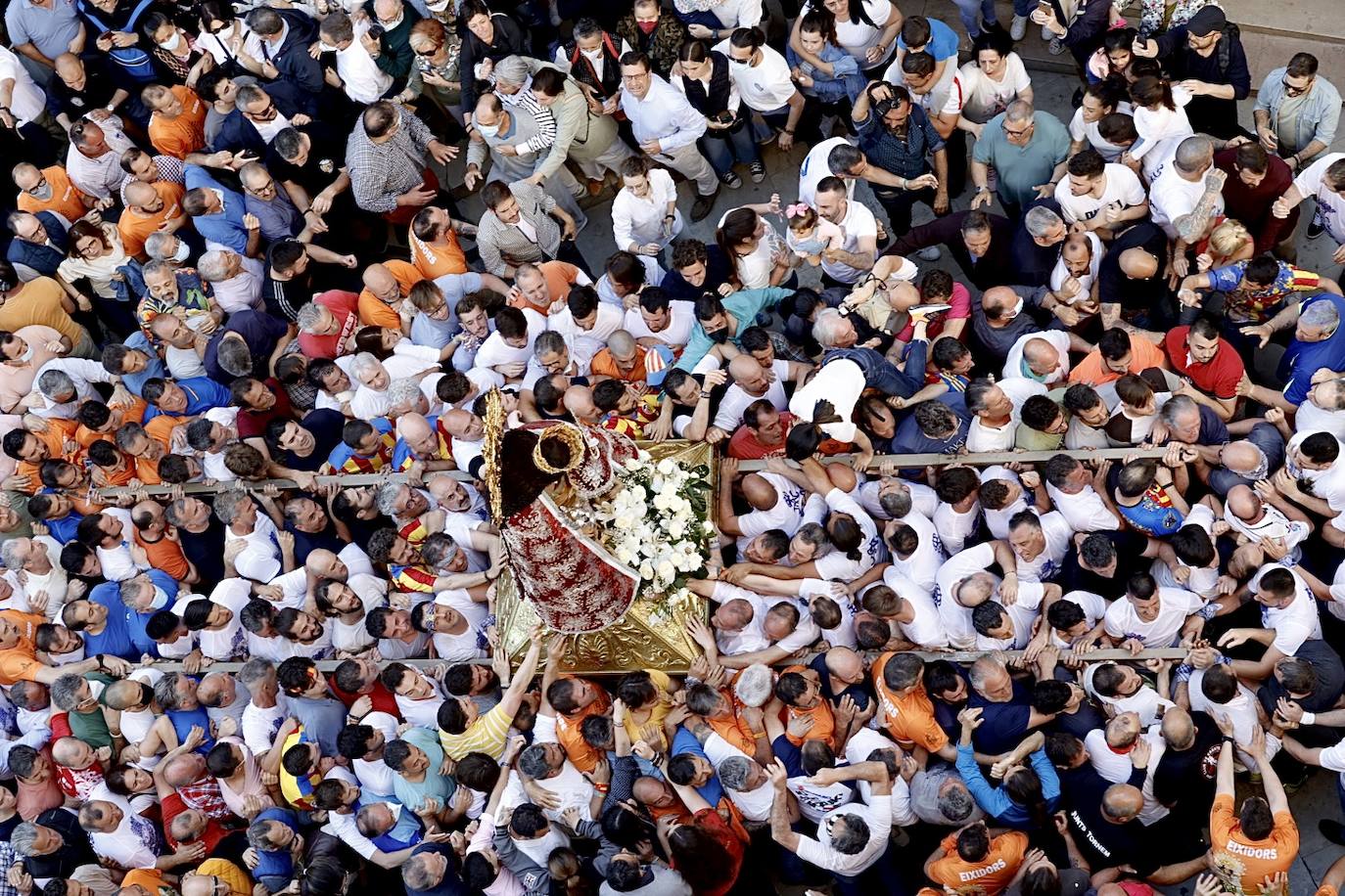 Fotos: Traslado de la Virgen de los Desamparados 2022