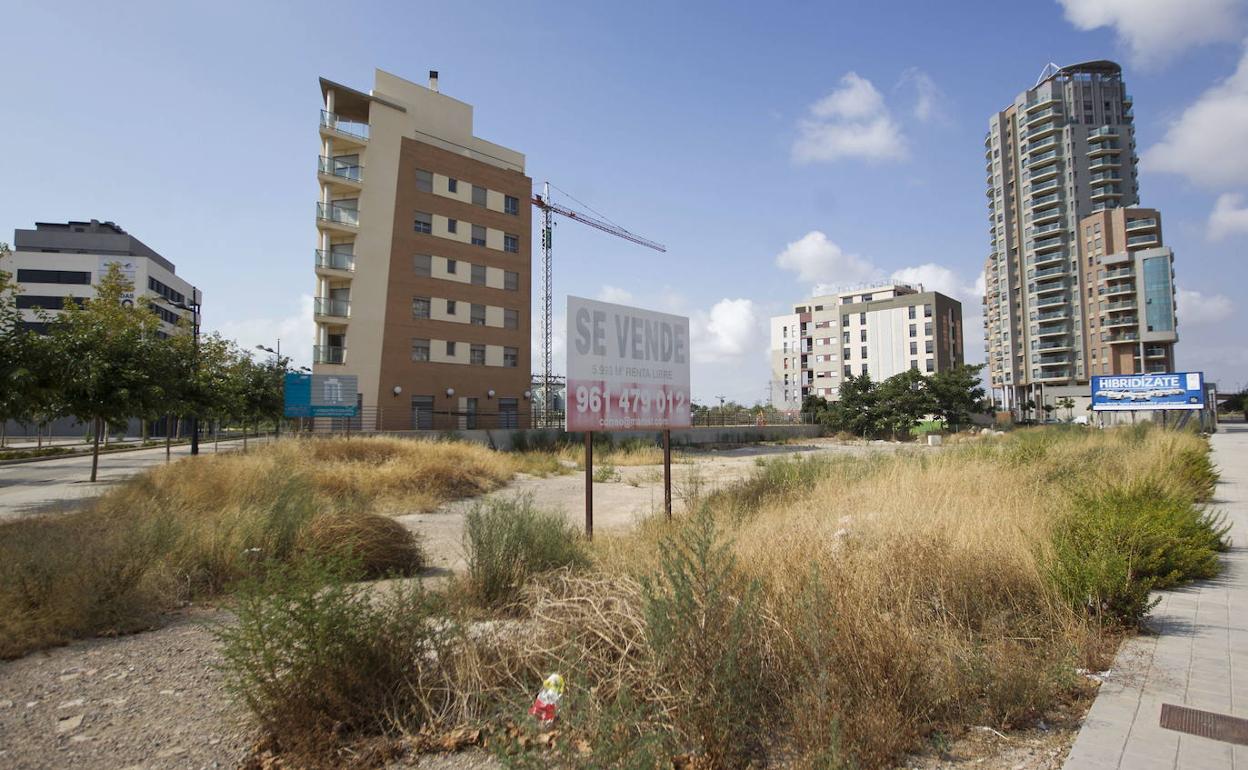 Barrio de las Moreras, donde el Ayuntamiento tiene decenas de viviendas pendientes de construir. 