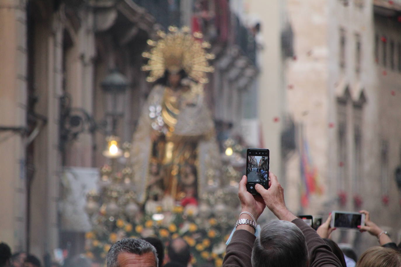 La patrona de Valencia vuelve a procesionar por el centro de la ciudad con dos cambios en el recorrido