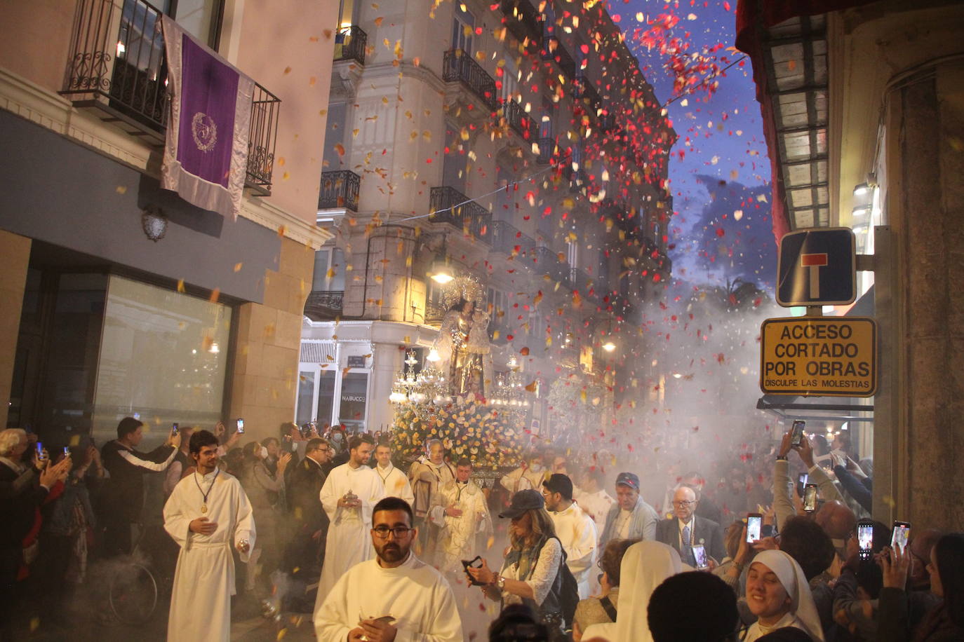 La patrona de Valencia vuelve a procesionar por el centro de la ciudad con dos cambios en el recorrido