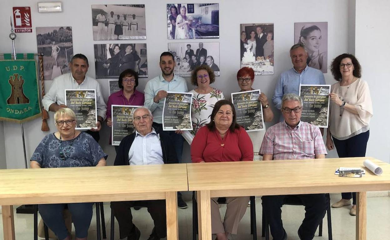 Los representantes municipales y de los jubilados en la presentación del encuentro. 