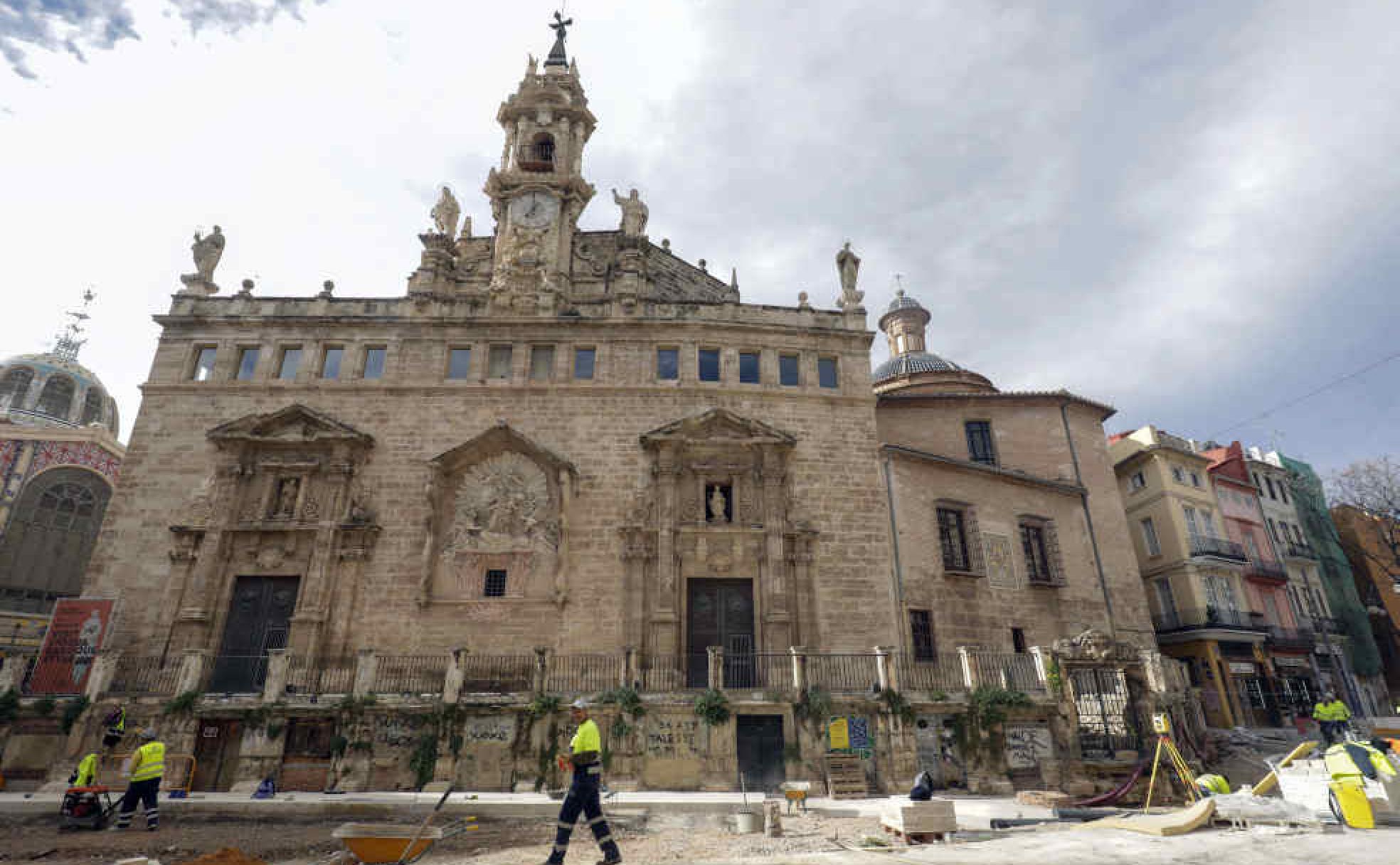 La fachada de la iglesia de los Santos Juanes que iba a ser reformada.