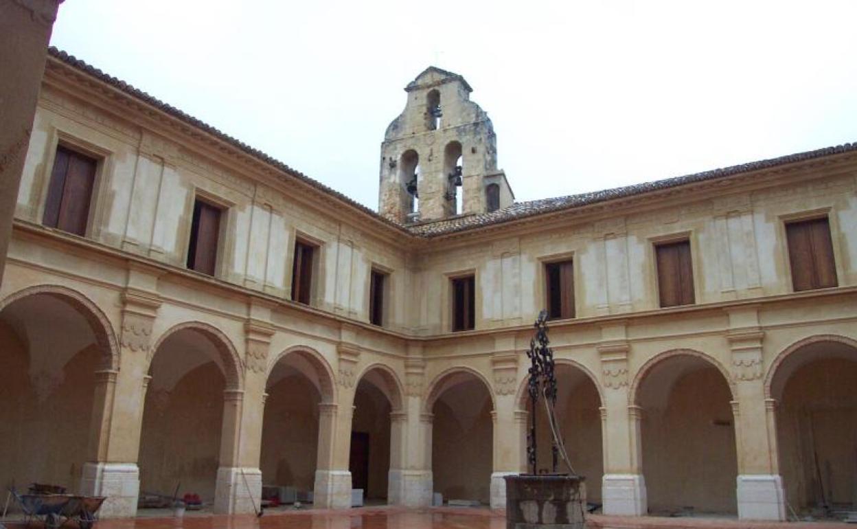 Claustro del Monasterio del Corpus Christi de Llutxent que será escenario este sábado de un concierto lírico. 