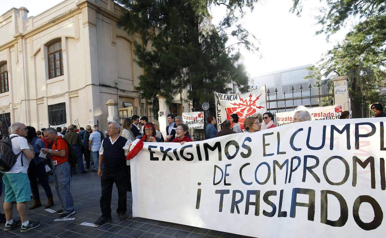 Protesta vecinal celebrada en 2018 para reivindicar el traslado de la subestación. 