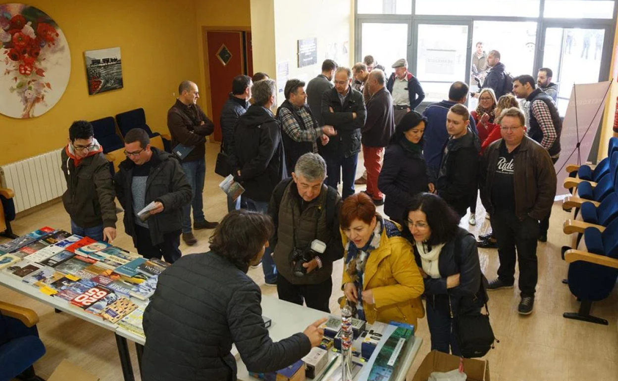 El evento se celebra en el Centro Cultural Joan Fuster. 