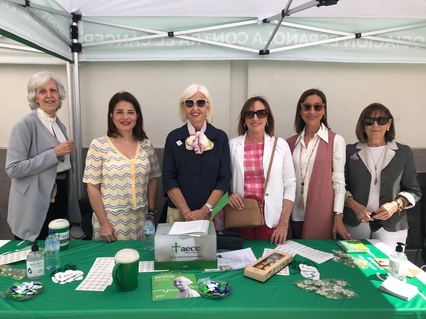 Elvira Mas, Hortensia Roig, Hortensia Herrero, Amparo Picó, María José Albert y Fina Varela.