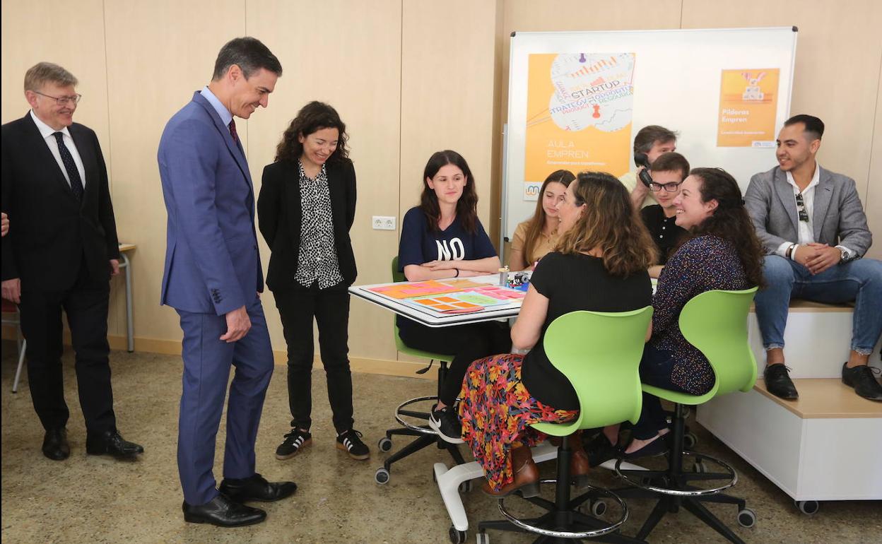 Pedro Sánchez en el Centro Integrado Público de Formación Profesional de Mislata.