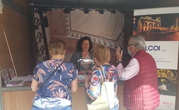 Stand del Ayuntamiento de Alcoi en la Feria de Castalla. 