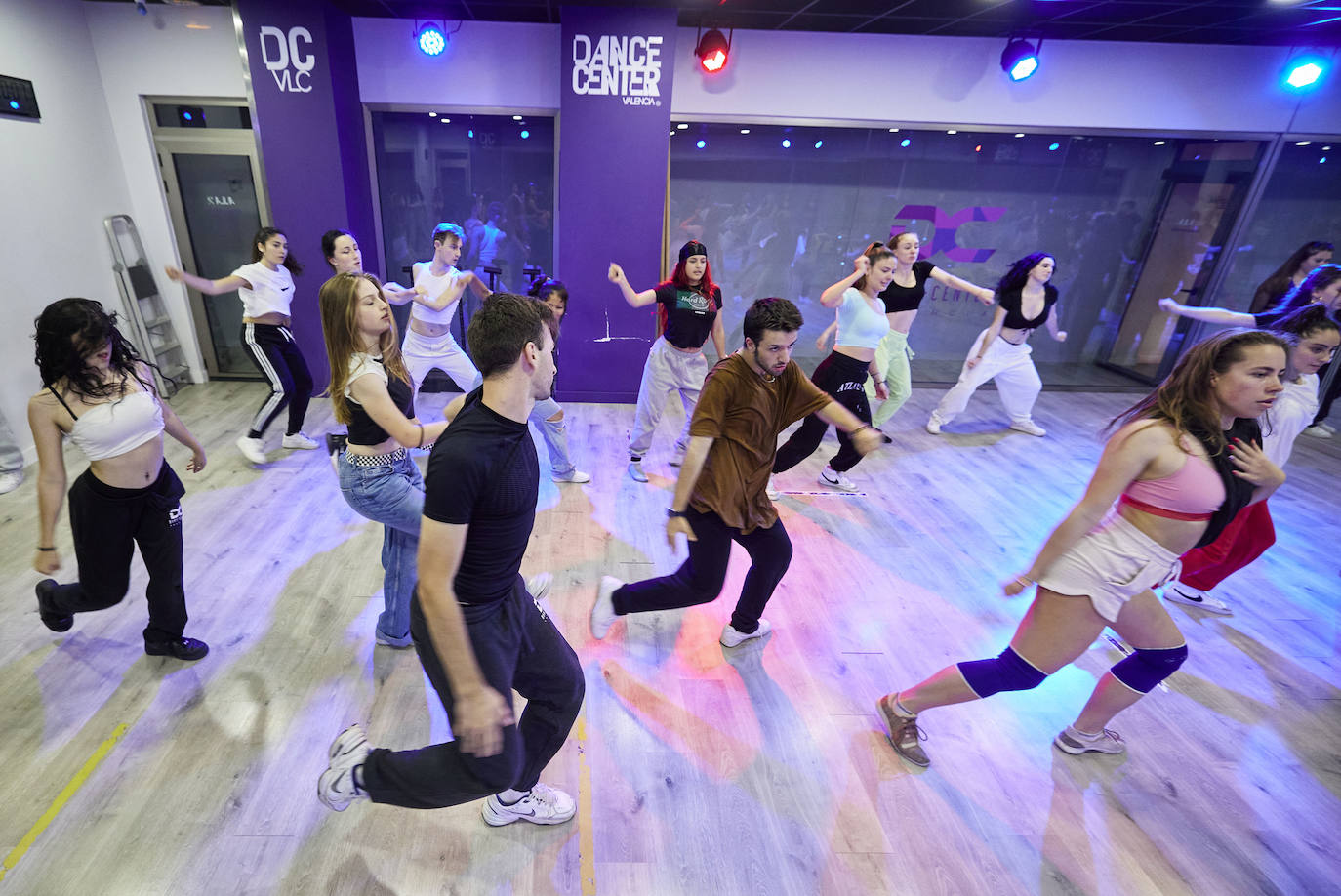 Fotos: El &#039;chanelazo&#039; llega a las escuelas de baile en Valencia