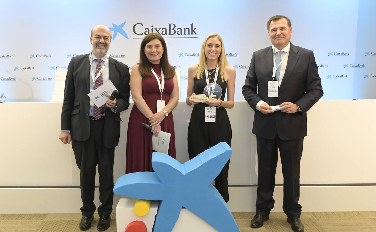 Pedro Da Silva Costa, director económico-financiero de Enisa; Silvia Rueda, directora territorial de la Conselleria de Innovación; Beatriz Sanchis, CFO de Nax Solutions; y Felipe Pulido, director comercial de empresas de CaixaBank en la Comunitat. 