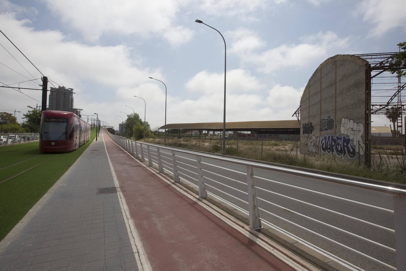 Fotos: Solares abandonados: el recorrido de la nueva Línea 10 de Metrovalencia