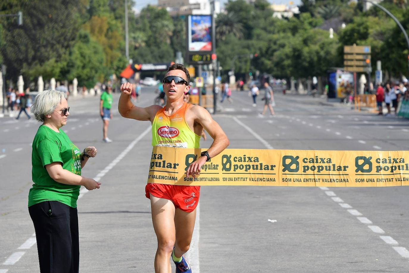 Miles de personas participan en una de las pruebas más esperadas del calendario de carreras populares en Valencia