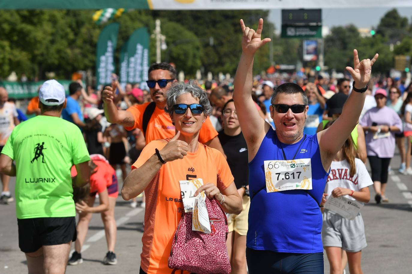 Miles de personas participan en una de las pruebas más esperadas del calendario de carreras populares en Valencia