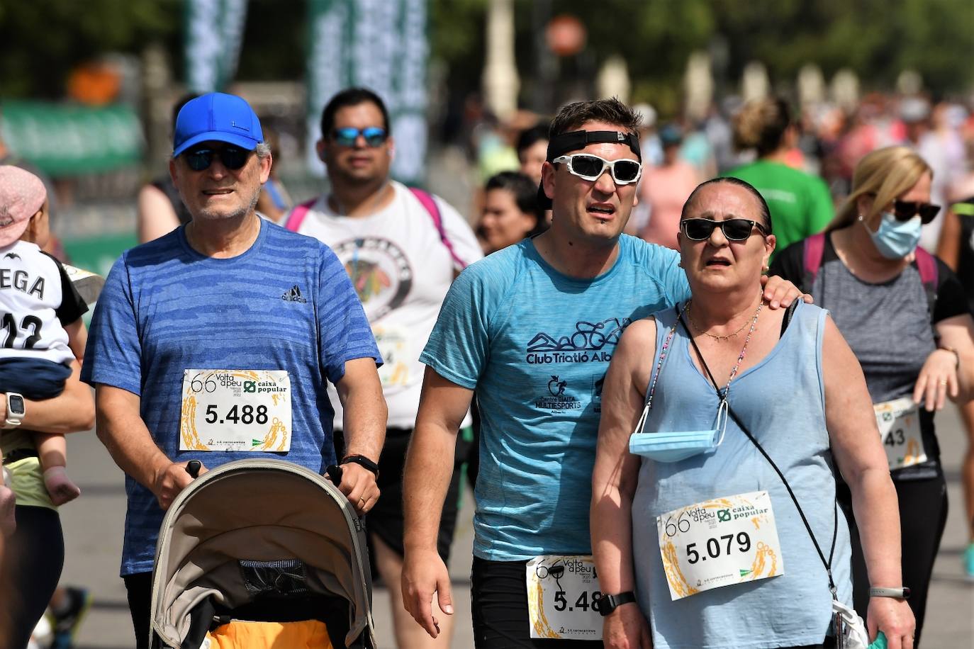 Miles de personas participan en una de las pruebas más esperadas del calendario de carreras populares en Valencia